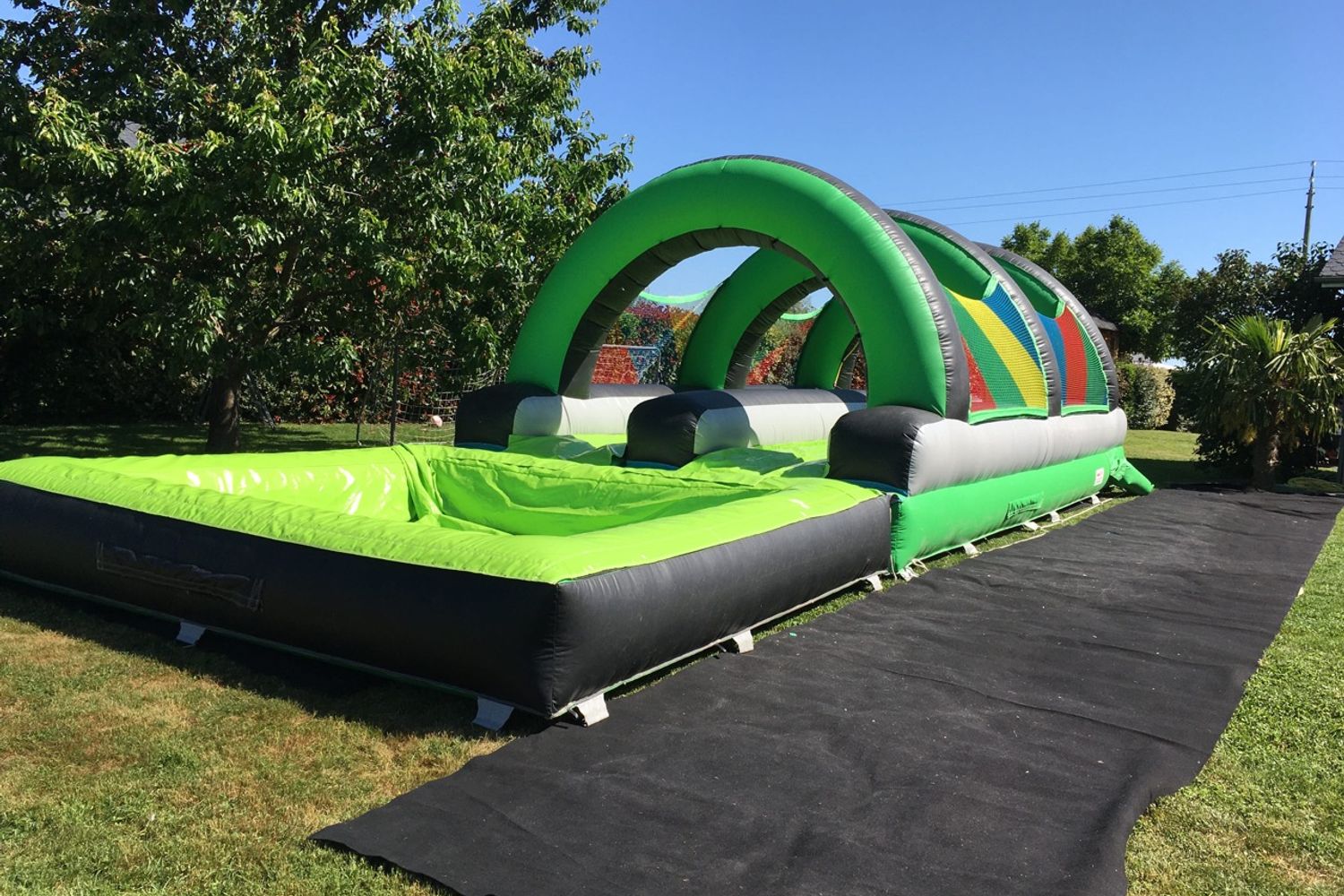 Nzkeuf Toboggan Aquatique, 480 x 70 cm Ventre Glisse avec 1 Planche Gonflable, Tapis de Glisse Eau Enfant avec Arroseur Intégré pour Jeux d'eau en Extérieur, Fête D'été, Jardin Pelouse Nzkeuf Toboggan Aquatique, 480 x 70 cm Ventre Glisse avec 1 Planche Gonflable, Tapis de Glisse Eau Enfant avec Arroseur Intégré pour Jeux d'eau en Extérieur, Fête D'été, Jardin Pelouse